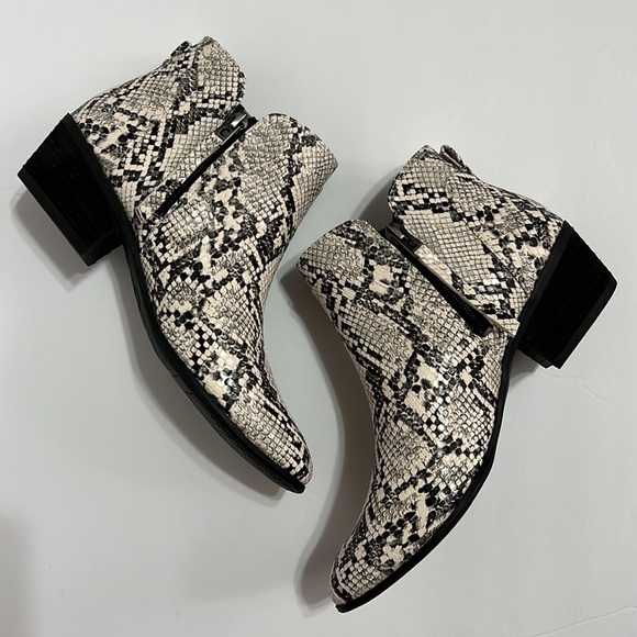 Circus by Sam Edelman Pipper Ivory & Black Multi Snake Print Ankle Boot Booties - Picture 7 of 8